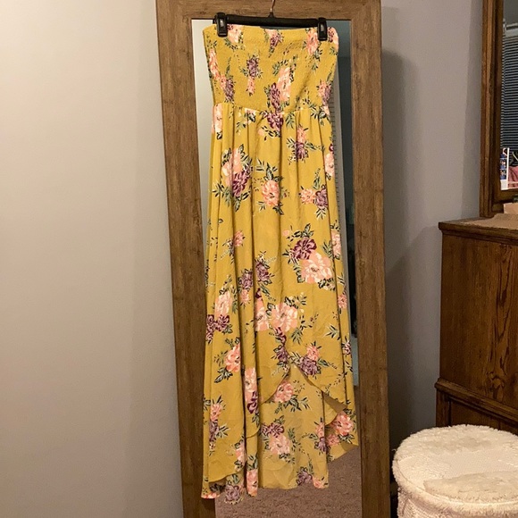 Dress - Picture 1 of 2